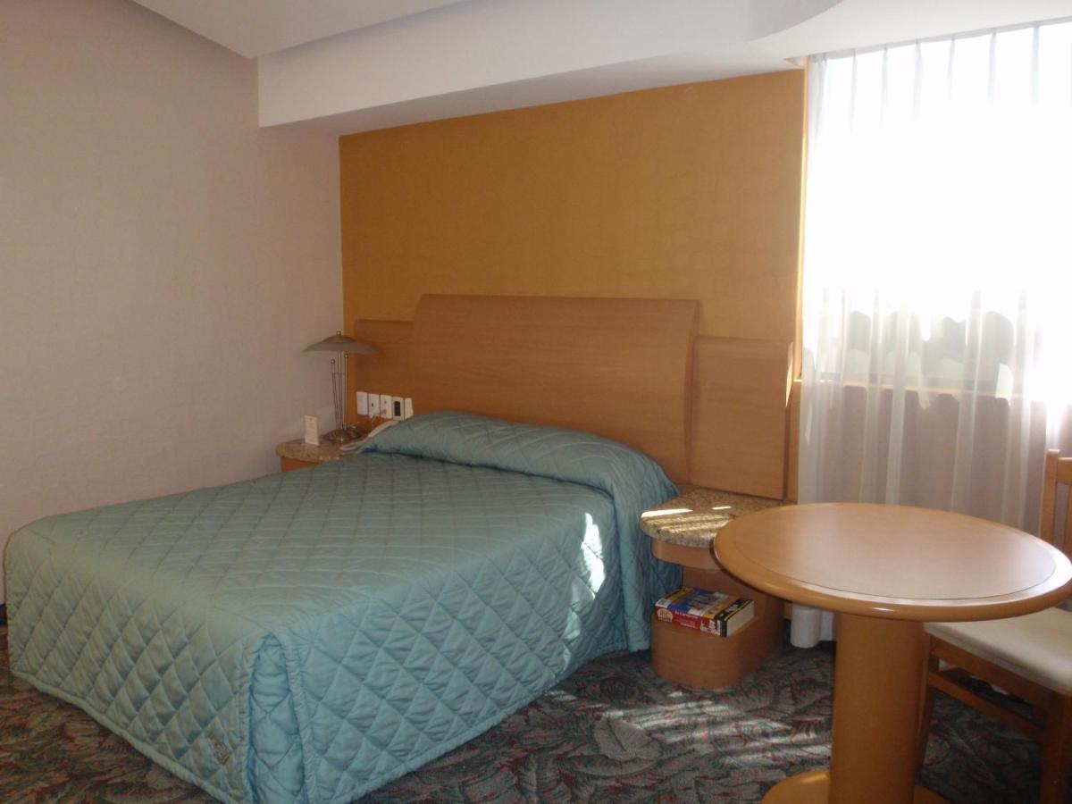 Hotel Plaza Las Fuentes Cuautlancingo Bagian luar foto